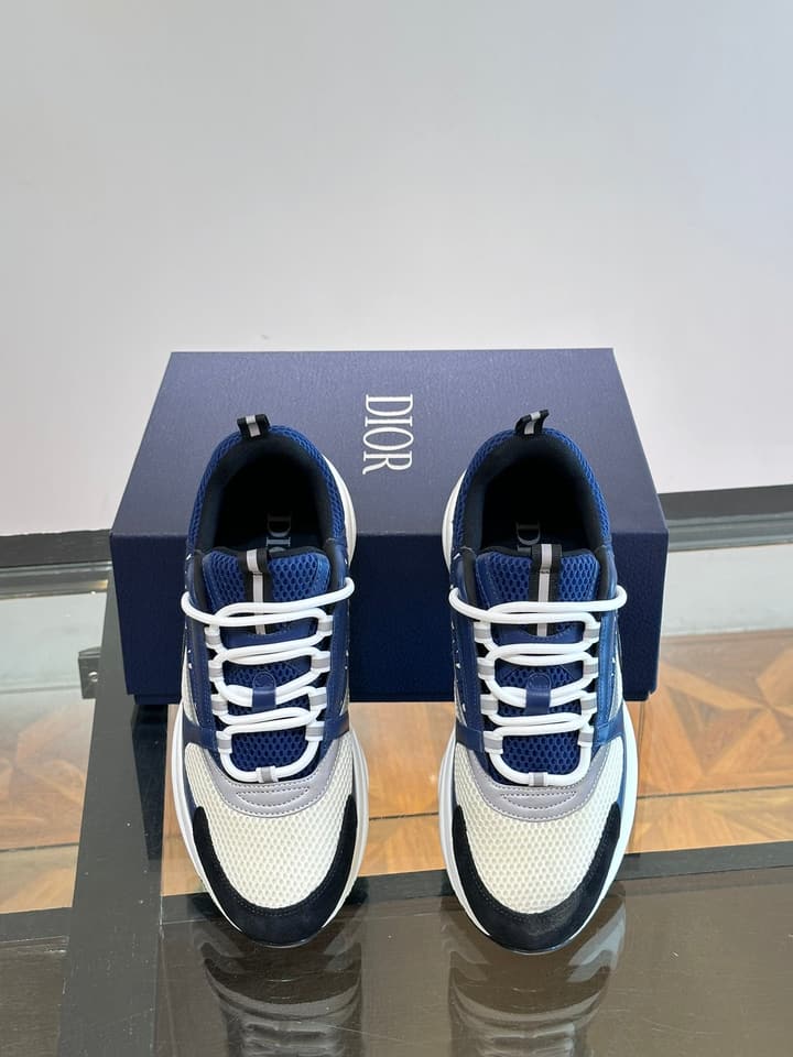 Dior B22 Men's Retro Jogging Sneakers in Black And White Patterned