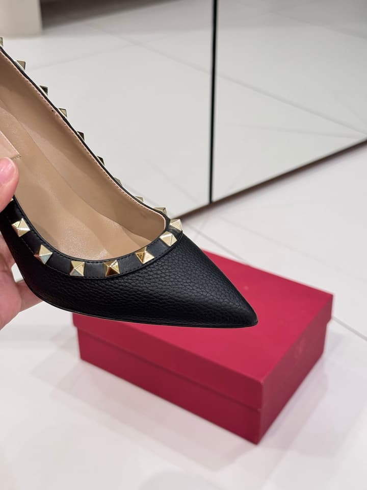 Valentino Classic High-Heel Pumps in Nude Pink Studded