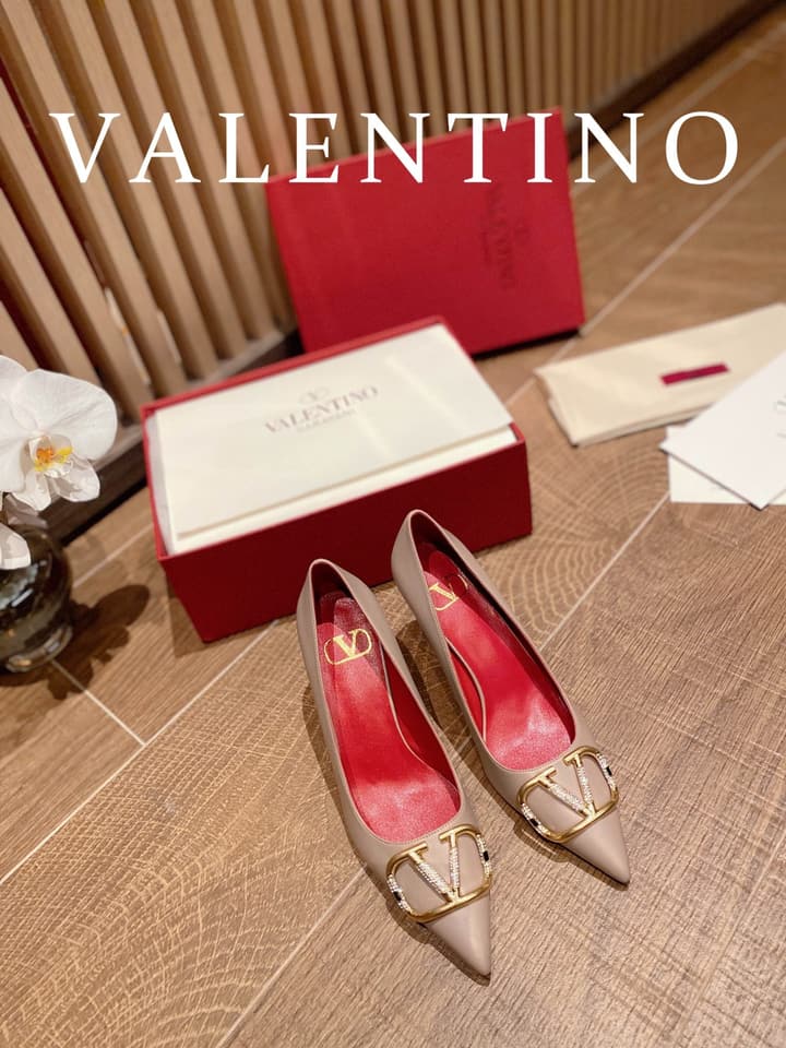 Valentino VLogo Signature Crystal Pumps – 2022 Collection in Black Patent Leather