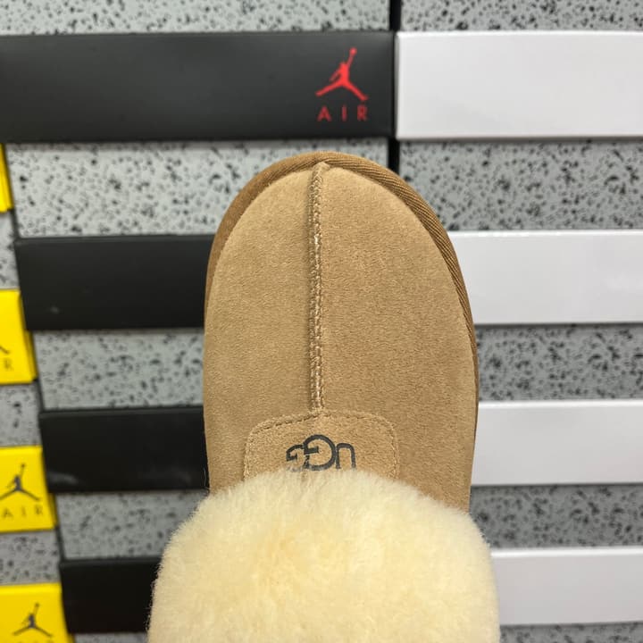 UGG Thick-Soled Low-Cut Fur Snow Boots in Olive Suede Patterned Trim