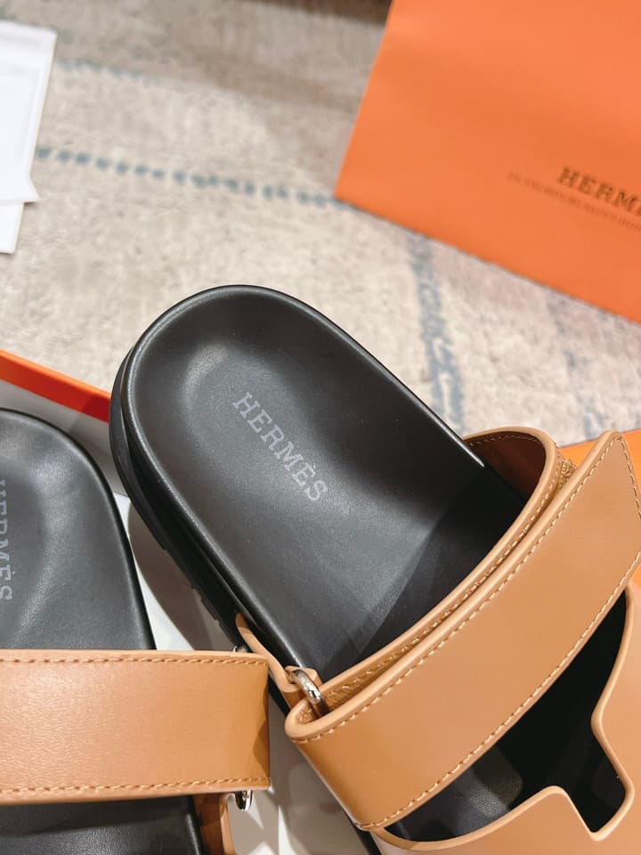 Hermès Chypre Leather Unisex Slides – 2023SS in Blush Pink
