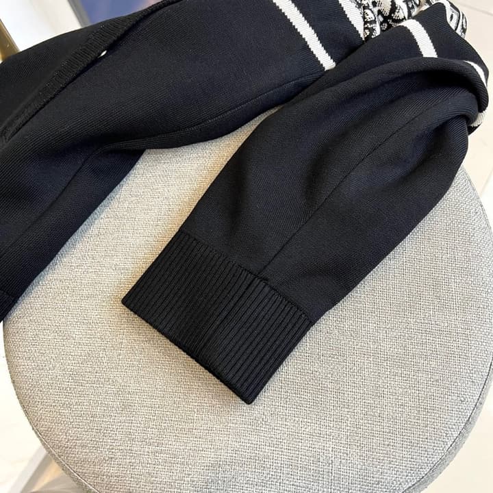 Gucci GG Logo Knit Zip Jacket – 2025FW in Black Monogram Knit