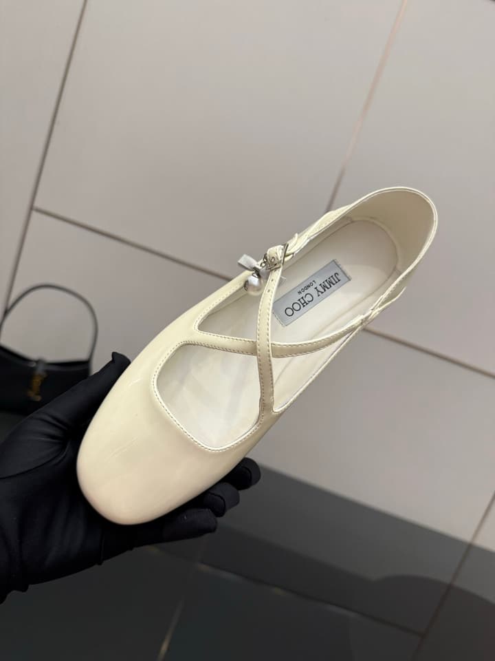 Jimmy Choo Patent Leather Ballerina Flats – 25SS in Black Patent