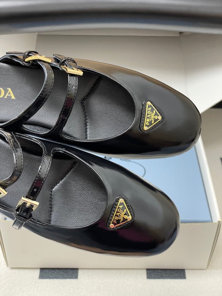 Prada Wrinkled Patent Ballet Flats – 25SS in Leopard Print
