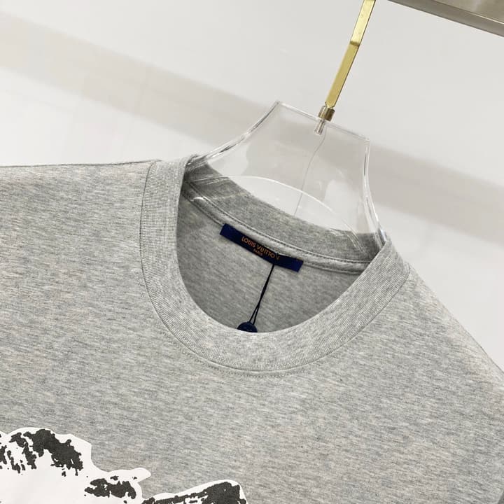 Louis Vuitton Snow Mountain Ice Cube Logo T-Shirt in Black