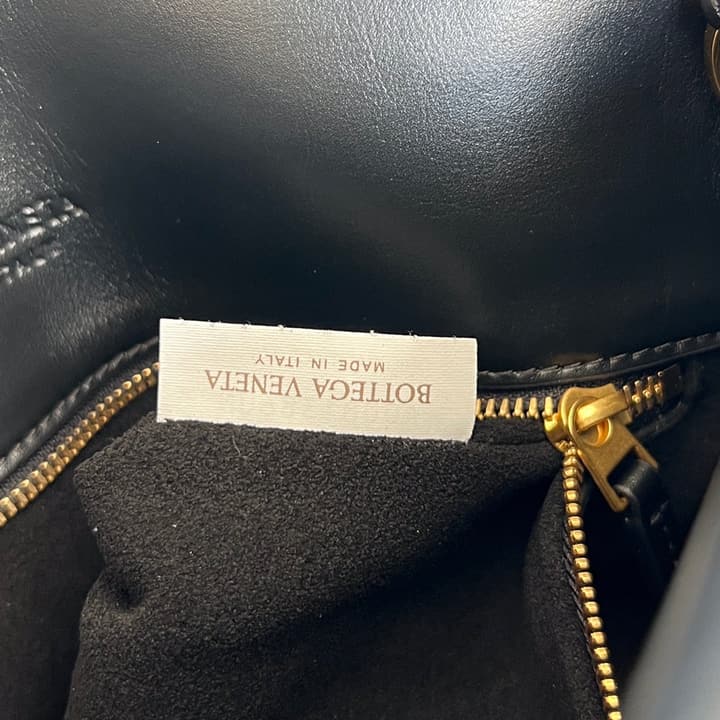 Bottega Veneta Small Liberta Handbag – 24FW in Classic Black