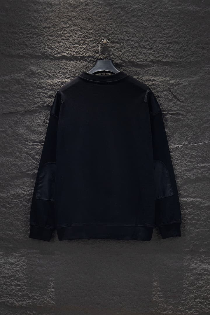 Prada Oversized Heavyweight Sweatshirt in Black Sweatshirt With Pocket Detail