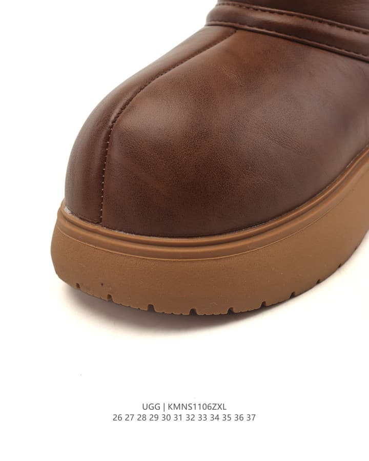 UGG Mid-Top Snow Boots – Kids Collection in Classic Tan Slip-on Boot