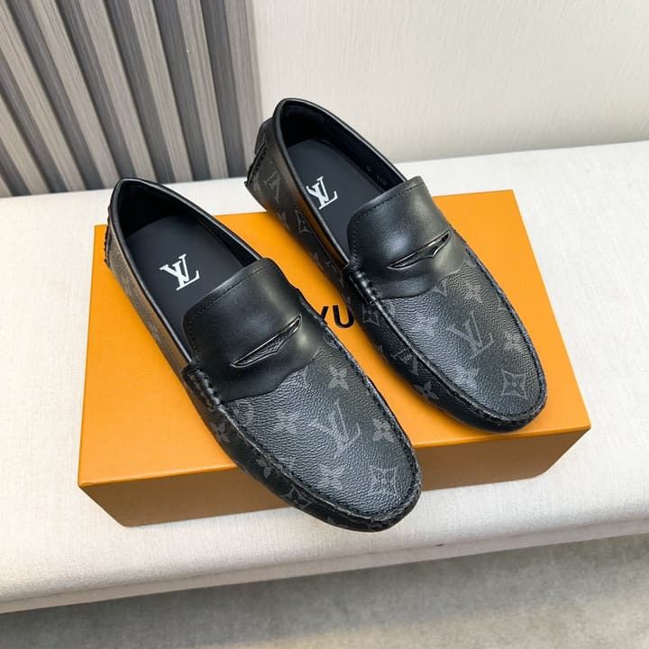 Louis Vuitton Pebbled Leather Driving Shoes in Black Textured Leather