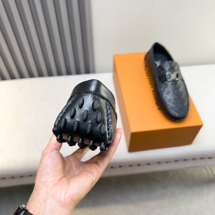 Louis Vuitton Pebbled Leather Driving Shoes in Black Textured Leather