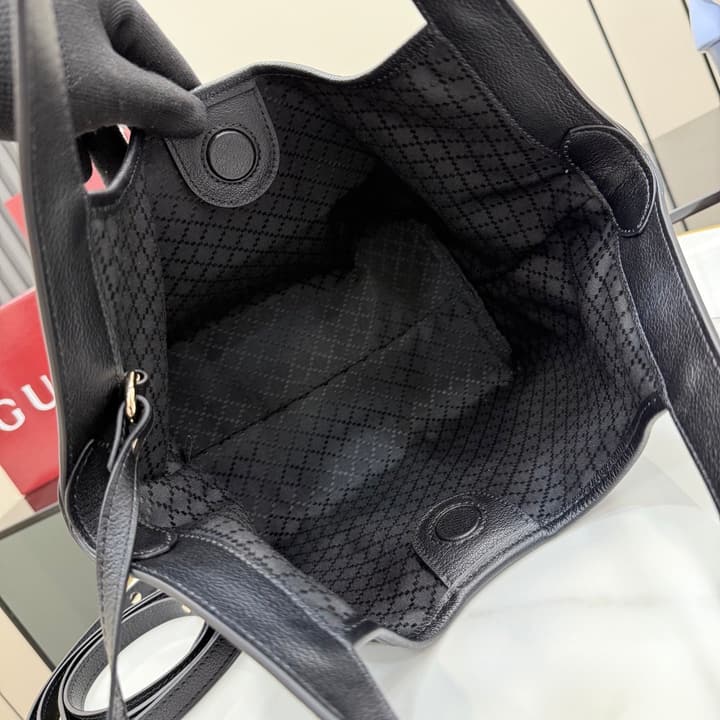 Gucci Giglio GG Canvas Handbag – 2026 Spring/Summer Collection in Black GG Canvas