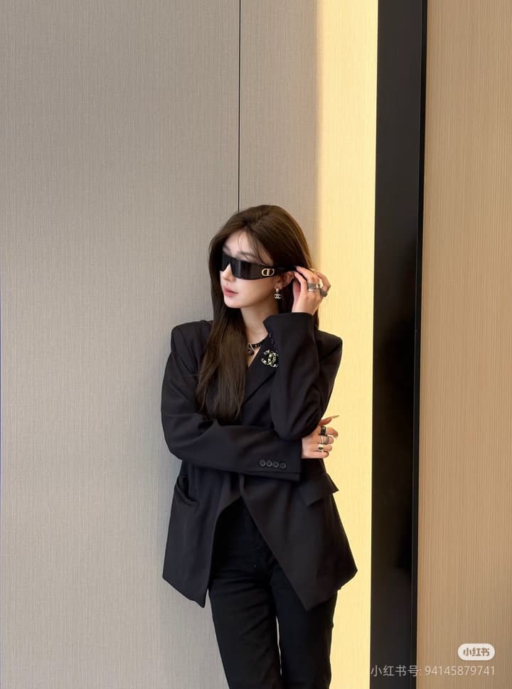 Dior VeryDior M1U Headband Sunglasses in Black