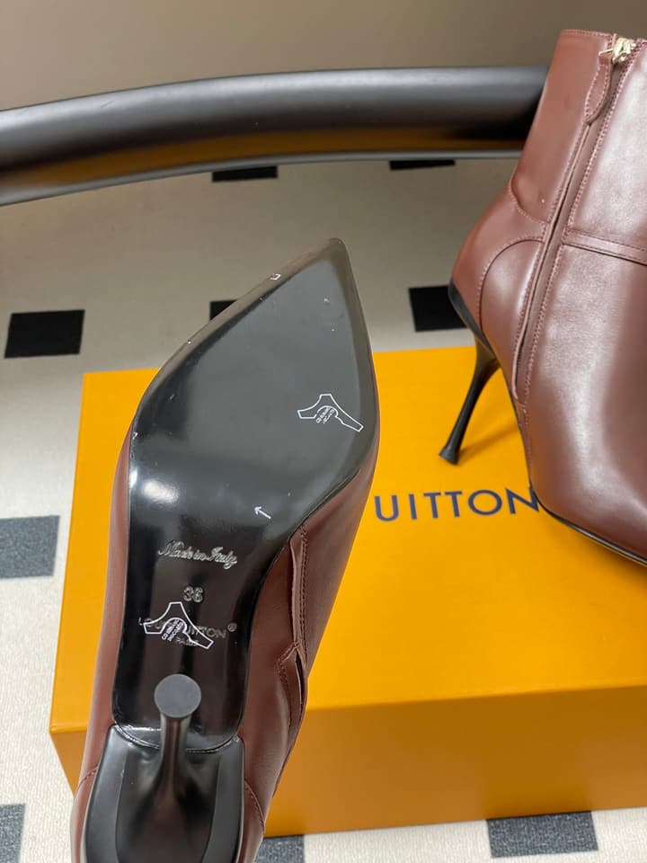 Louis Vuitton Legacy Pointed-Toe Ankle Boots – 25SS