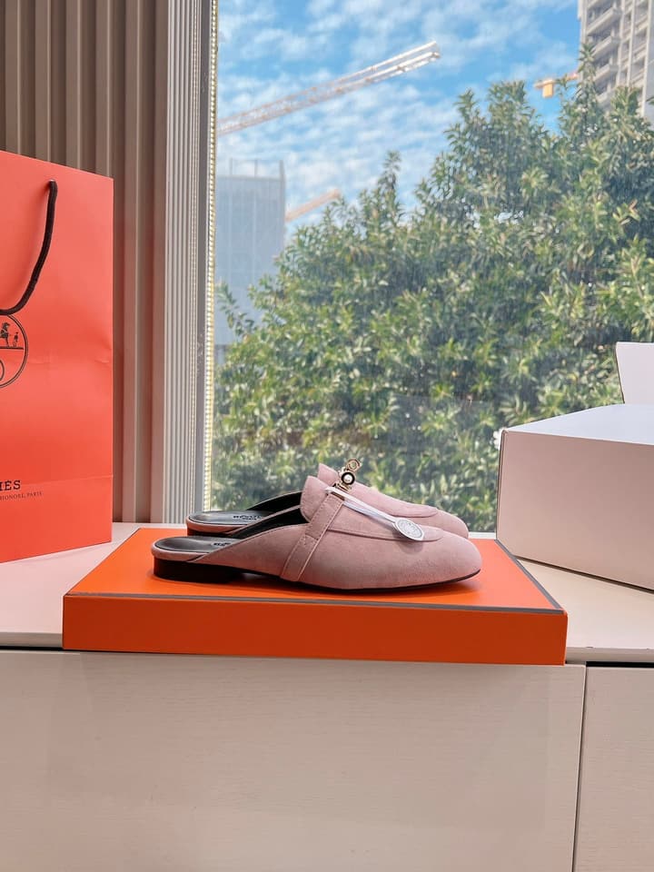 Hermès Mules Loafers – 2025 Spring/Autumn Collection in Dark Green Suede