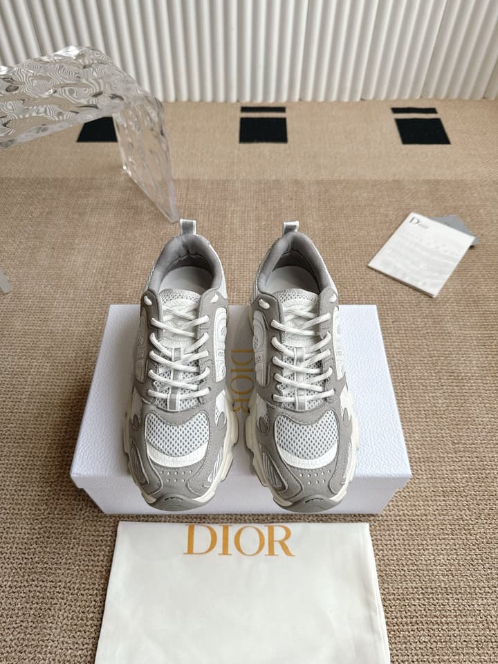 Dior Vibe Sneakers in Gold