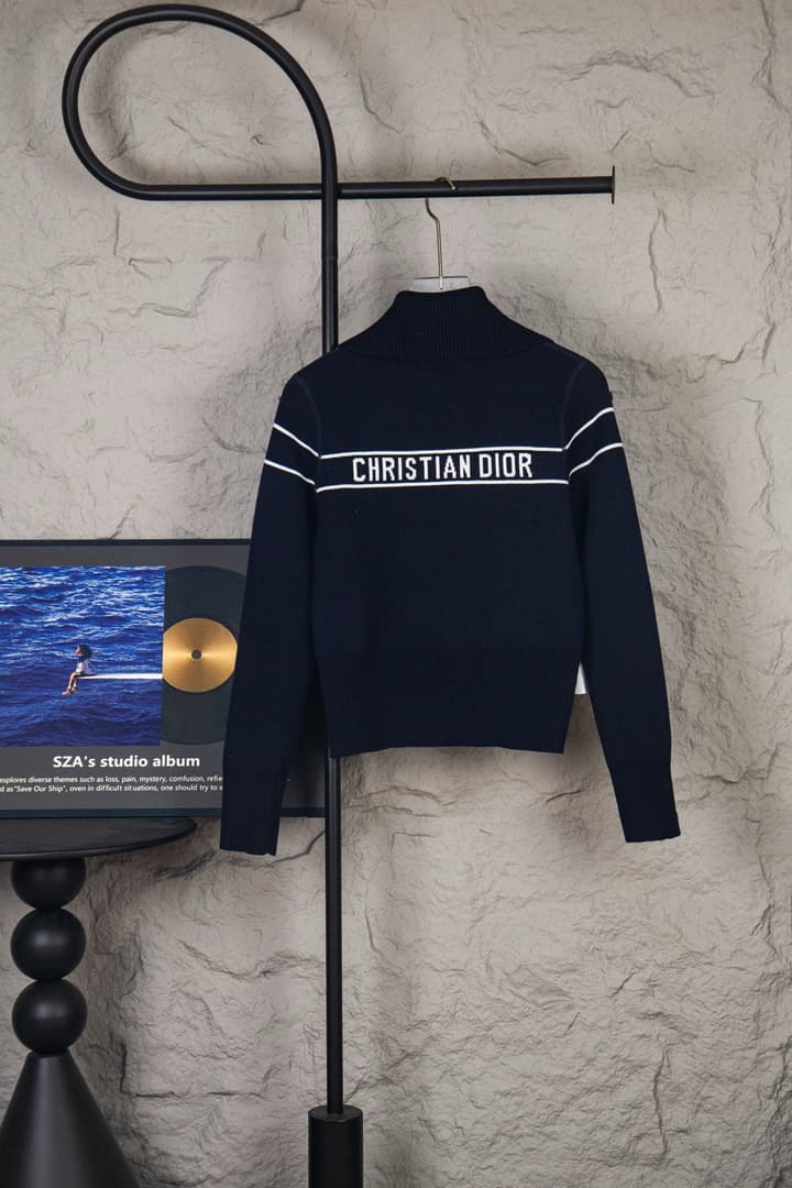 Dior Classic Oblique Reversible Cashmere Sweater – 25FW in Camel Oblique Pattern