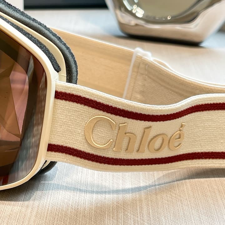 Chloé Ski Goggles in Beige Frame Red Logo Strap