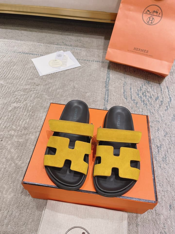 Hermès Chypre Calfskin Slides – 2023SS in Denim Blue