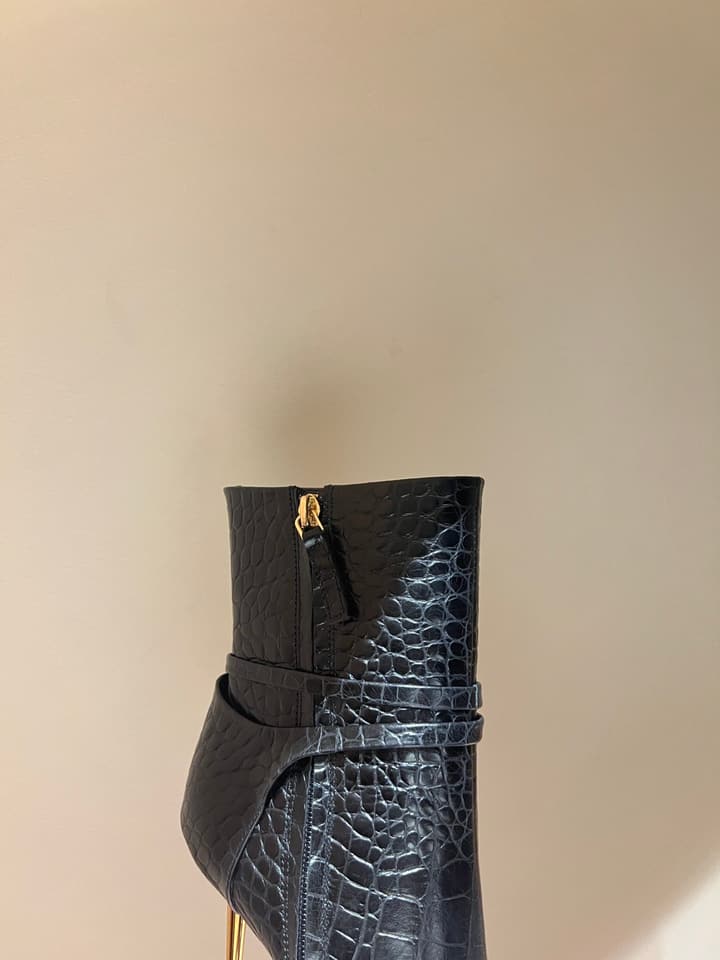 Tom Ford Luxury Metal Heel Ankle Boots in Black Leather