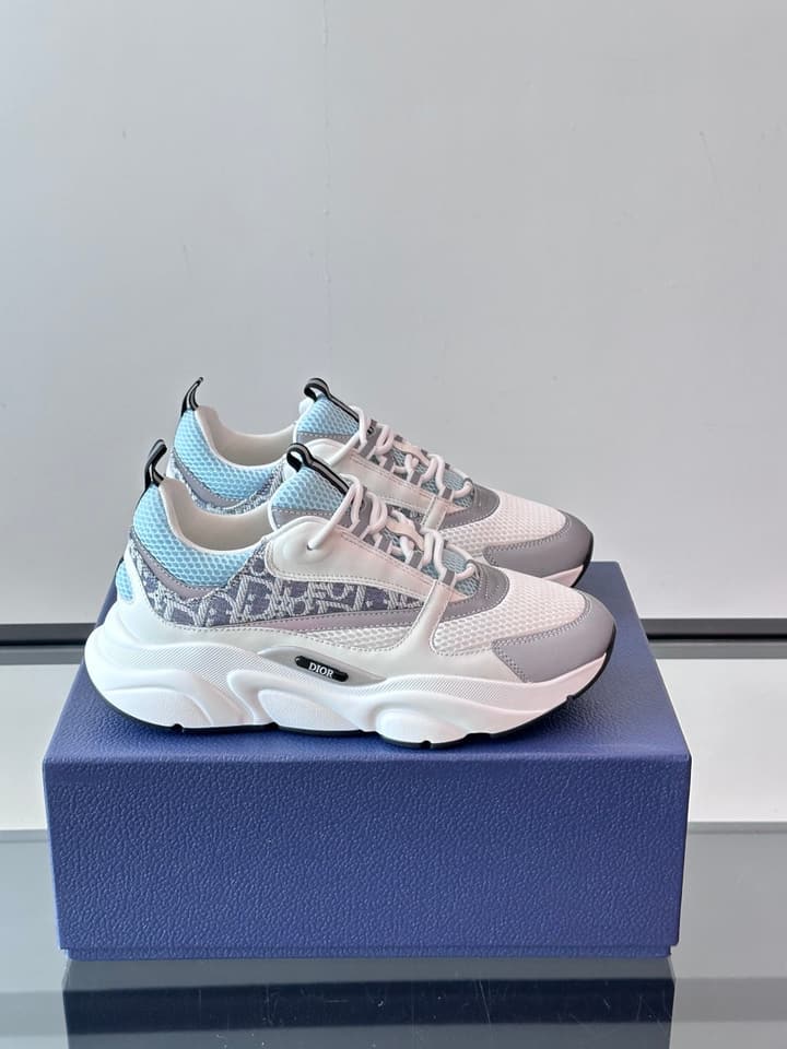 Dior B22 Retro Jogging Sneakers in Black And White Oblique