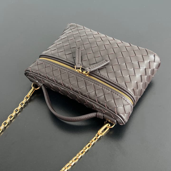 Bottega Veneta Soft Vanity Chain Vanity Case in Black