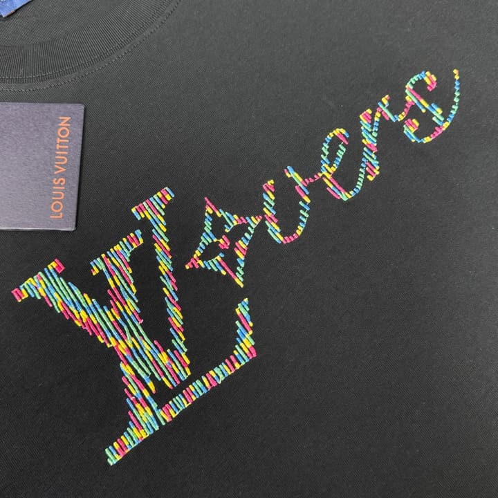 Louis Vuitton Embroidered Logo Oversized T-Shirt – Summer Collection – 26SS in Apricot Colorful LV Lovers