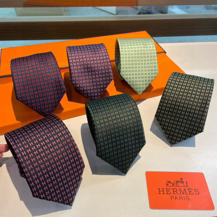 Hermès H-Letter Men's Silk Tie Series in Burgundy Microdot