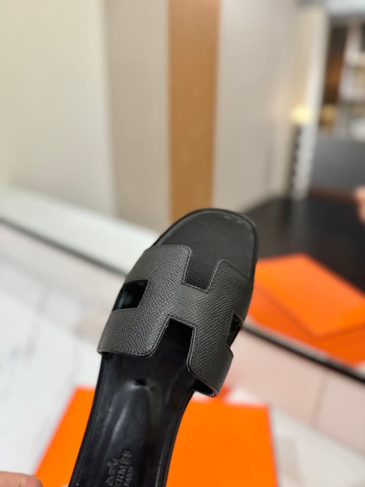 Hermès Classic H Palm Grain Leather Sandals in Black