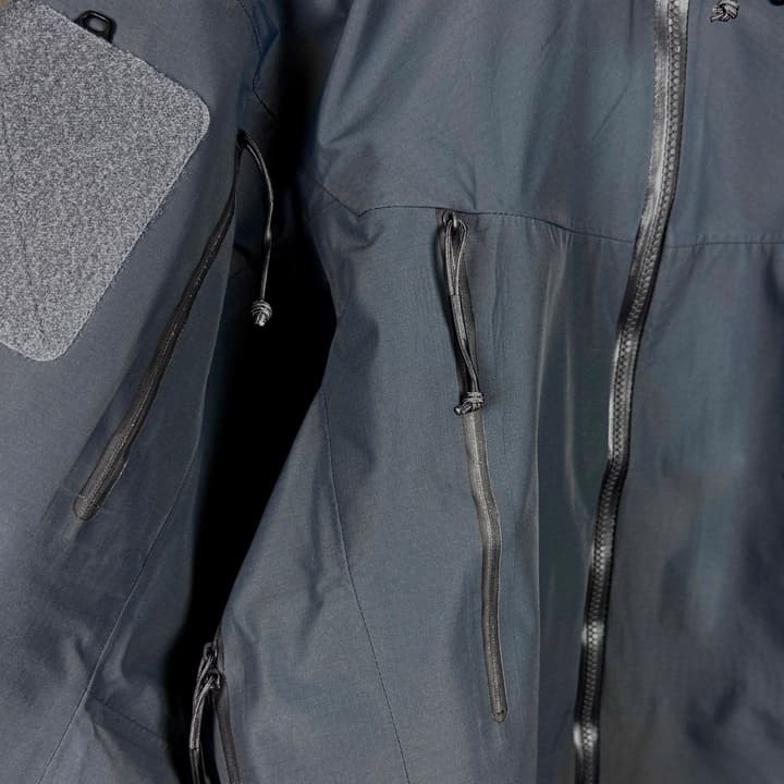 Arc'teryx Alpha LEAF Jacket GEN2 Hard Shell in Wolf Gray Hard Shell Jacket