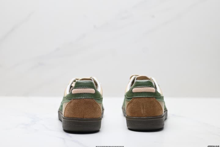 Onitsuka Tiger Tokuten Retro Low-Top Sneakers in Beige With Green Stripes And Brown Accents