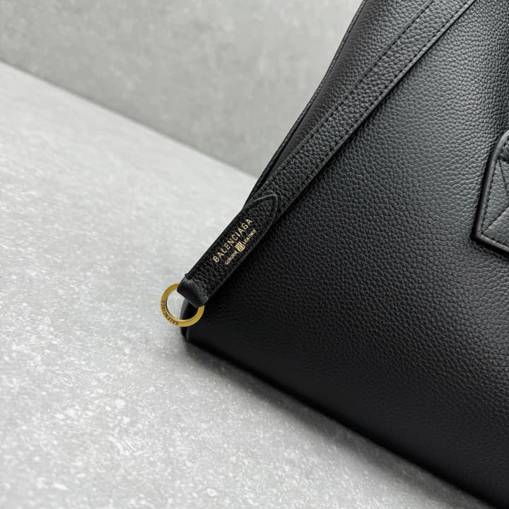 Balenciaga CarryAll Leather Handbag – 25SS in Classic Black