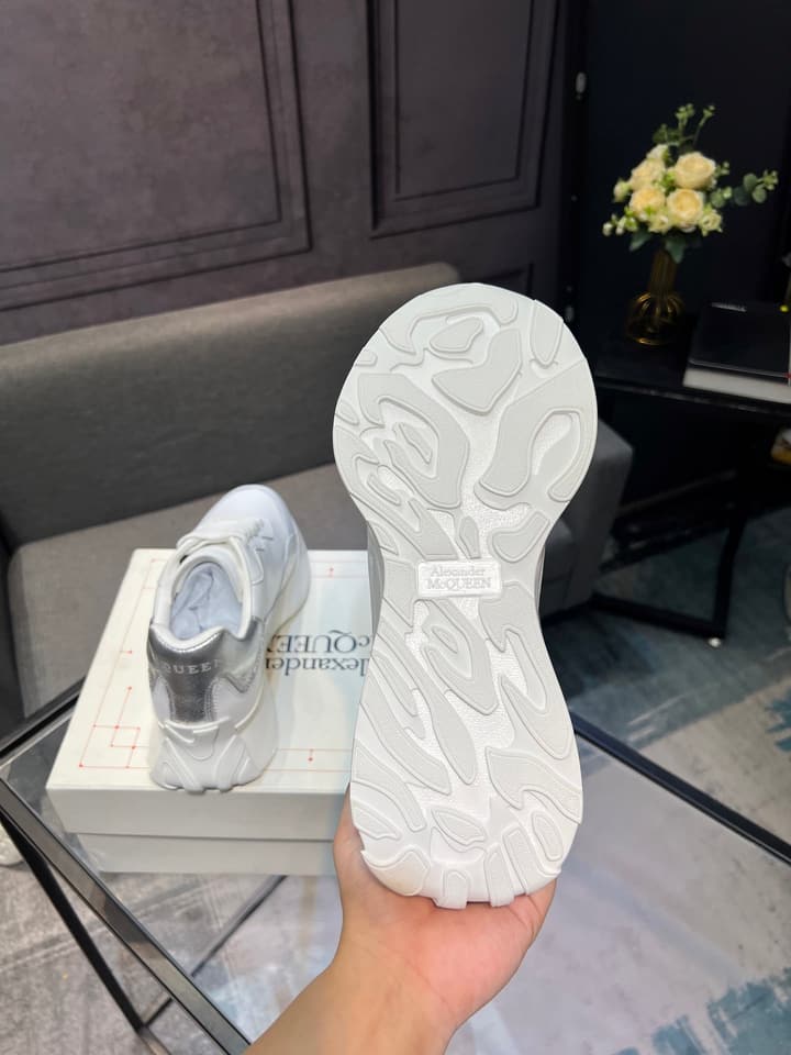 Alexander McQueen White Silk Leather Platform Sneakers in Black