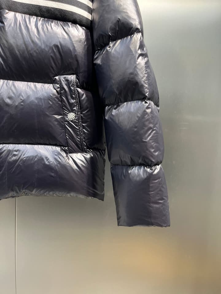 Gucci Down Puffer Jacket in Gold