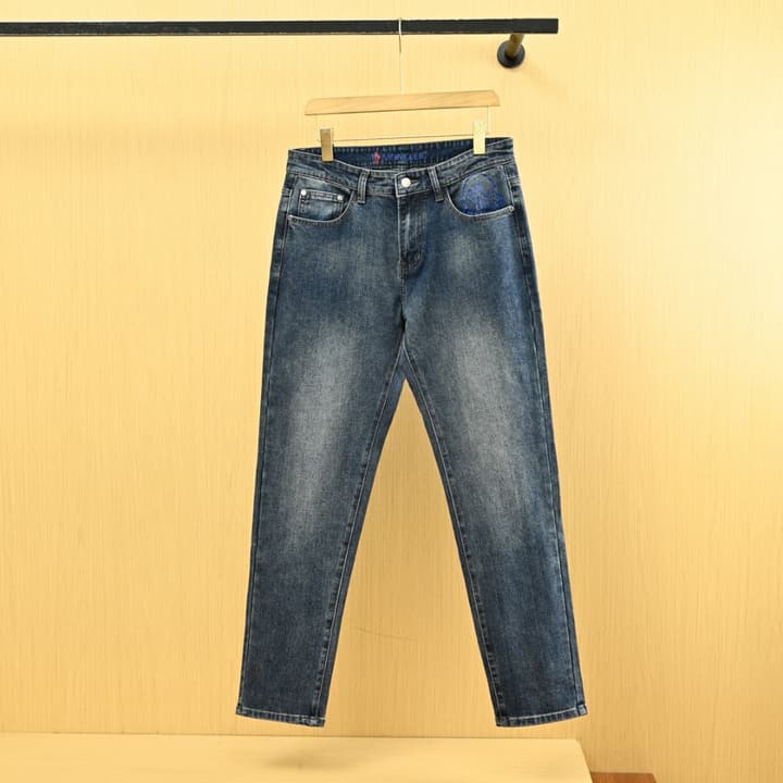 Moncler Men's Washed Stretch Straight-Leg Jeans – 25FW