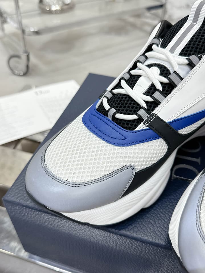 Dior B22 Men's Retro Jogging Sneakers in Black And White Patterned