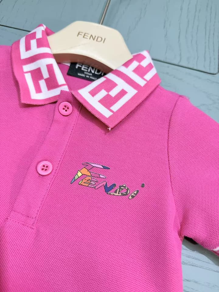 Fendi Lapel Baby Romper Dress – 2025SS in Fuchsia Pink Logo Collar Romper Dress