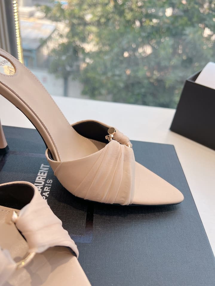 Saint Laurent Lee Metal Chain Pointed-Toe Pumps in Black Satin