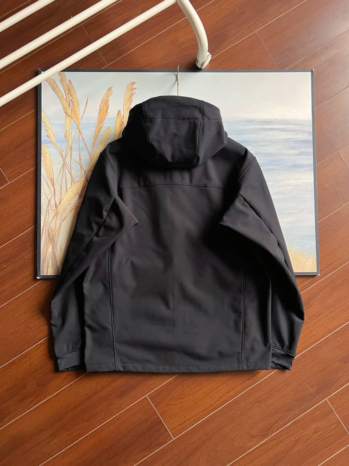Arc'teryx GAMMA MX Softshell Hooded Jacket in Black