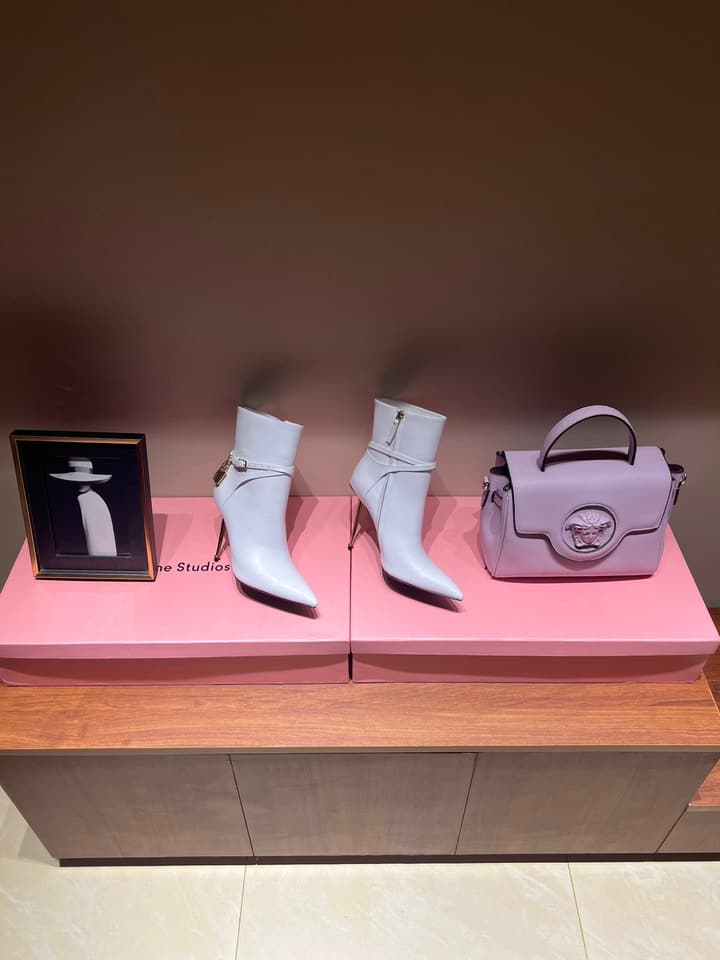 Tom Ford Luxury Metal Heel Ankle Boots in Black Leather