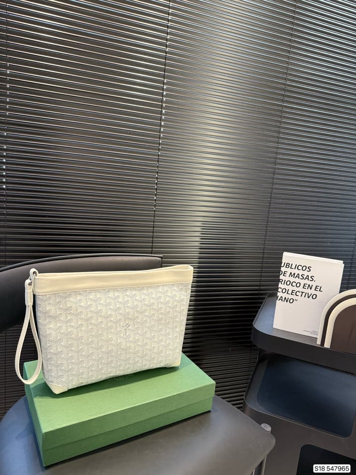Goyard Unisex Clutch Bag in Black
