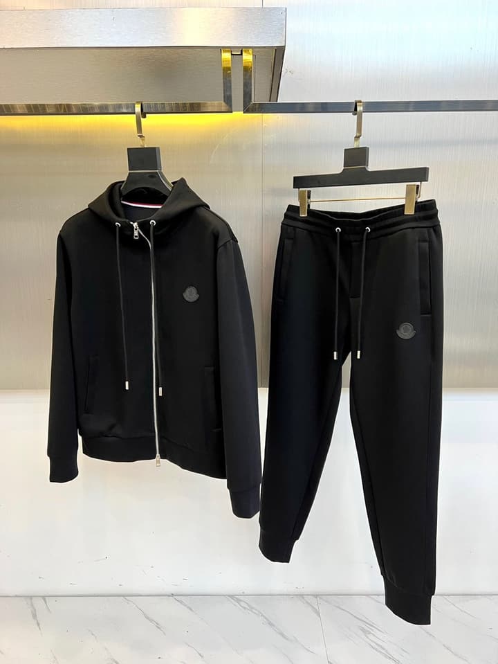 Moncler Matte Black Sportswear Tracksuit – 2025FW in Matte Black Athletic Suit