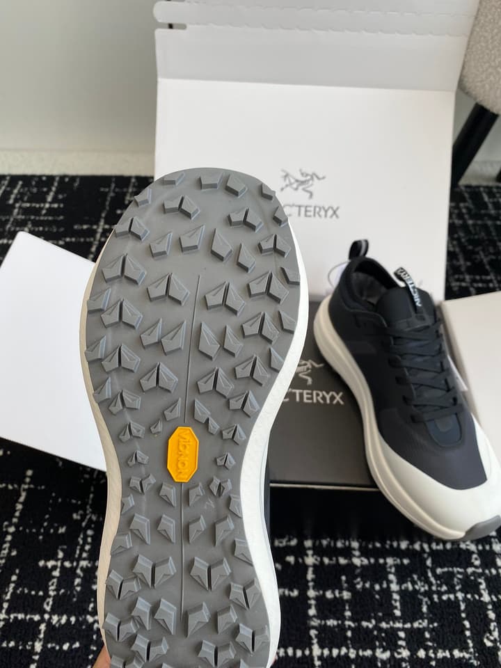 Arc'teryx Aerios FL Men's Performance Sneakers in Black