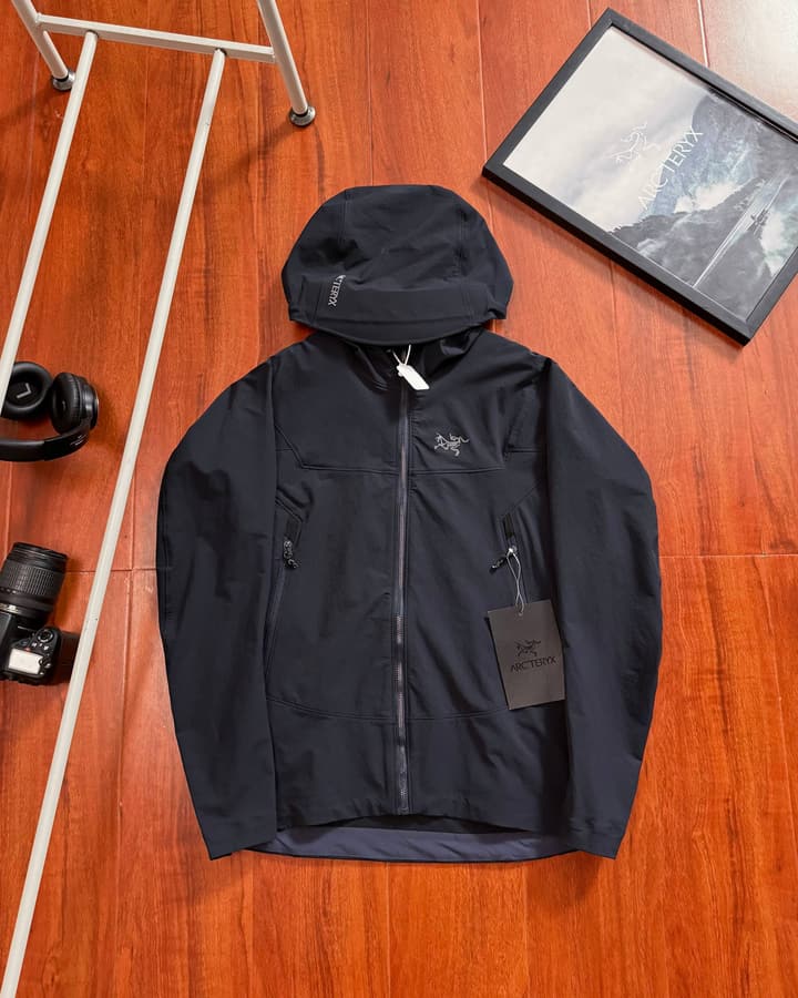 Arc'teryx Gamma Hoody Softshell Jacket in Black