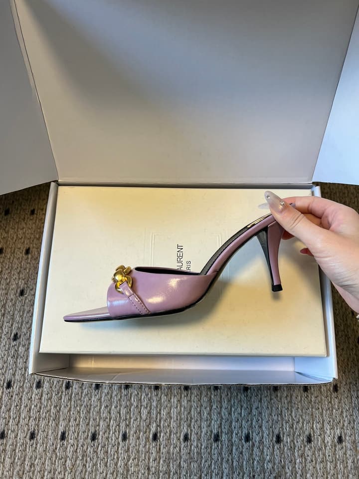 Saint Laurent Chain Pointed-Toe Heeled Mules – 26SS in Beige