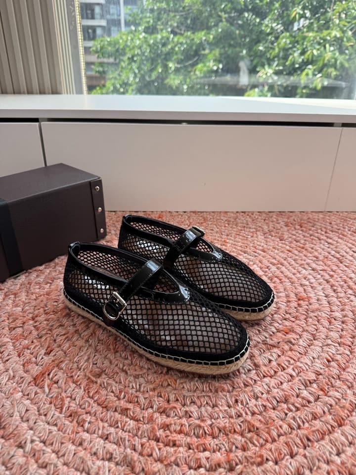 Alaïa Woven Fishnet Mules – 2026 Spring/Summer Collection in Beige