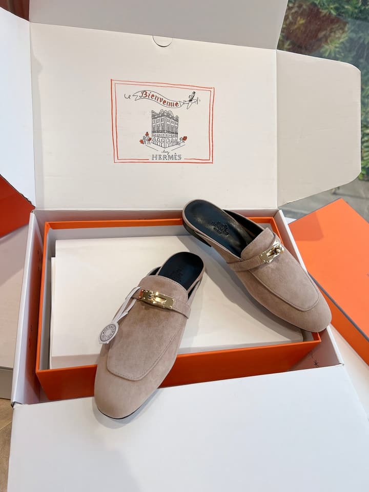 Hermès Mules Loafers – 2025 Spring/Autumn Collection in Dark Green Suede