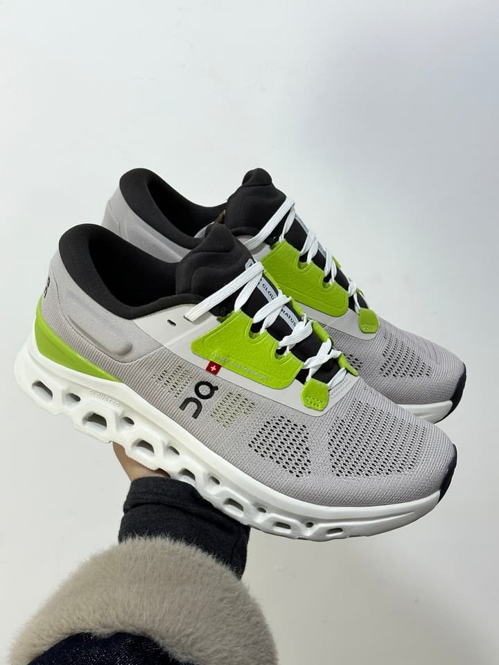 On x Roger Federer Cloudstratus 3 Special Edition Sneakers in All Black Red Accent