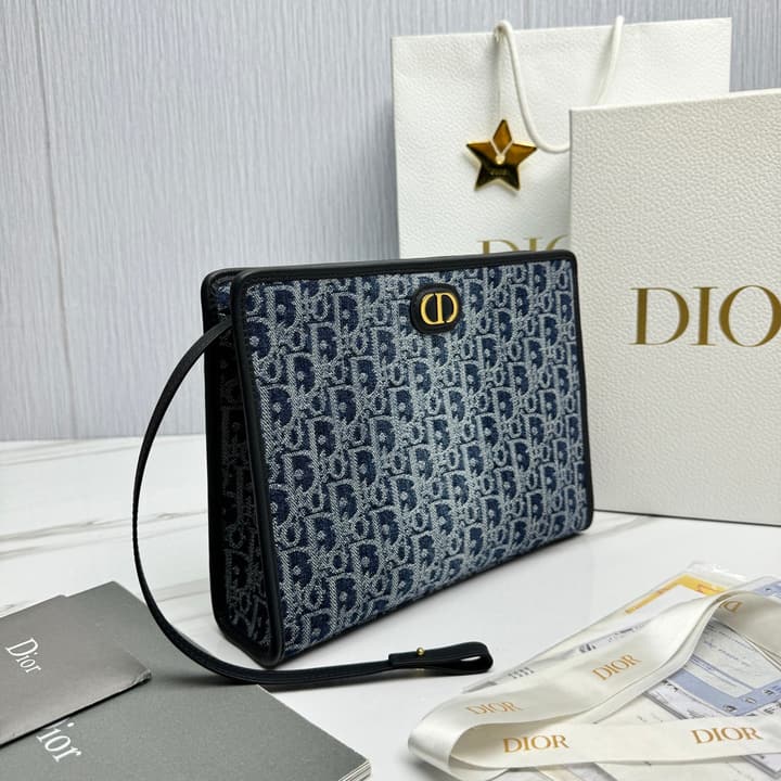 Dior 30 Montaigne Oblique Jacquard Clutch Bag in Beige Oblique
