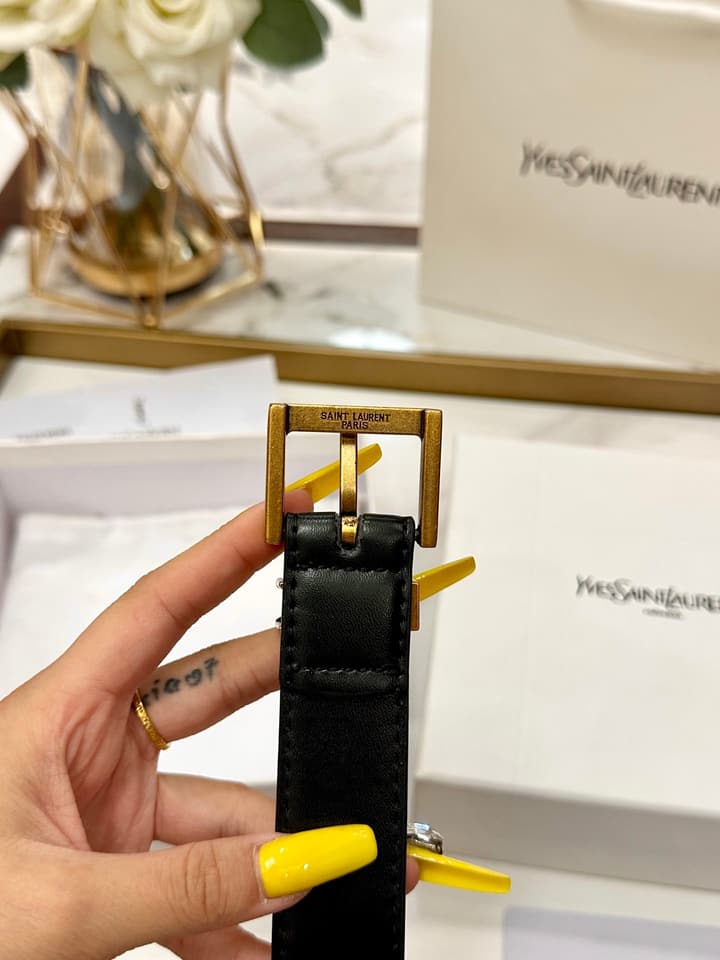 Saint Laurent Classic Leather Belt – 2.5cm in Black Leather With Gold Buckle