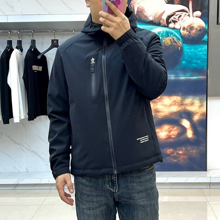 Moncler 2025FW Lightweight Hooded Jacket in Classic Black